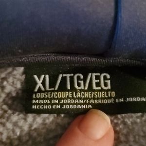 A underarmor hoodie grey with stripes